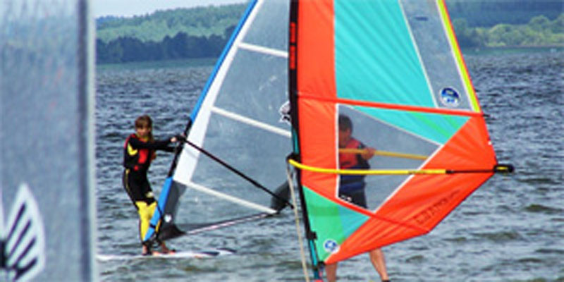 Szkoła żeglarstwa i windsurfingu